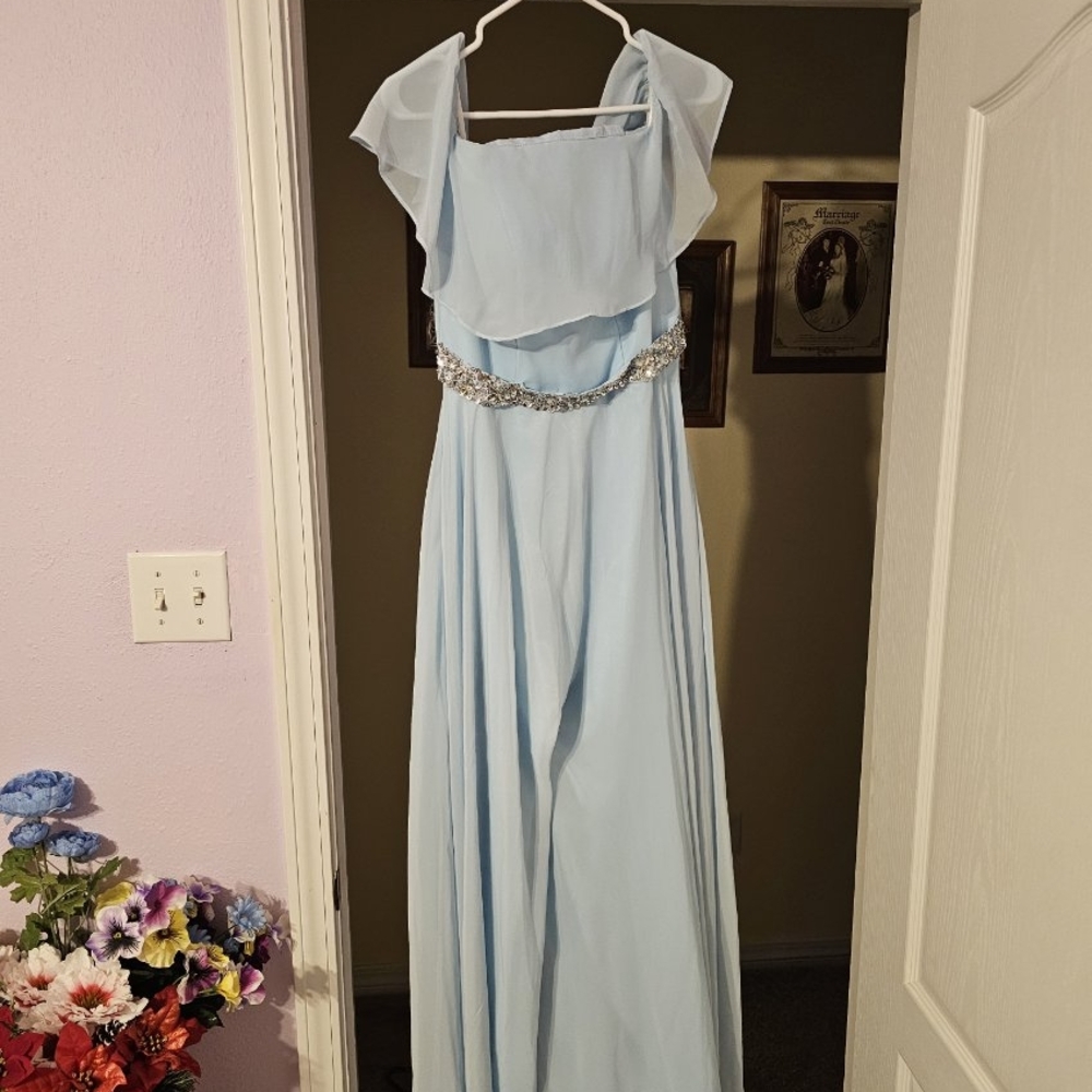 Elegant Light Blue Evening Gown